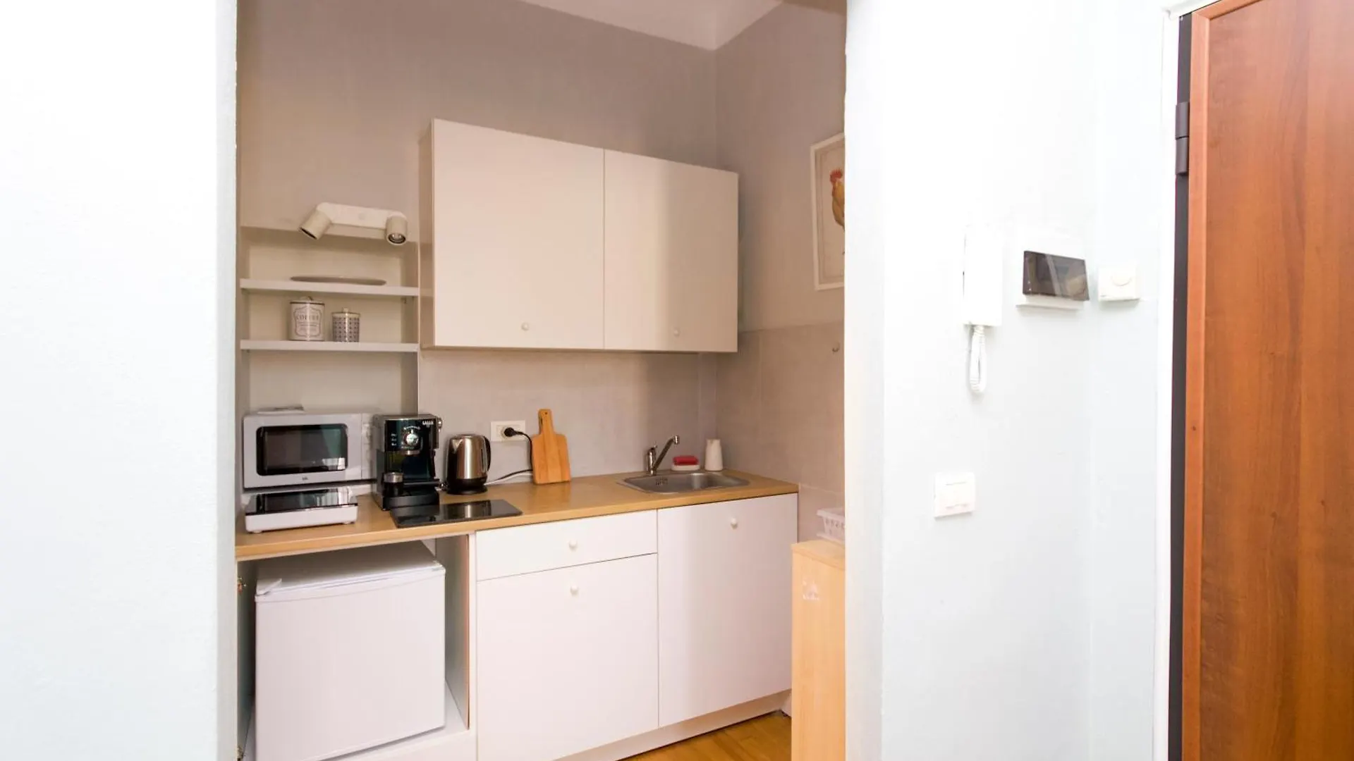 Minimal Design In Milano Apartment 0*, Milan