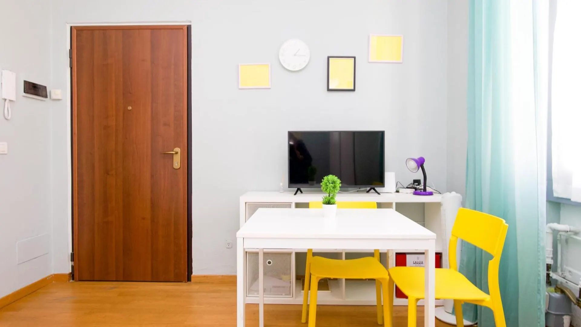 Minimal Design In Milano Apartment